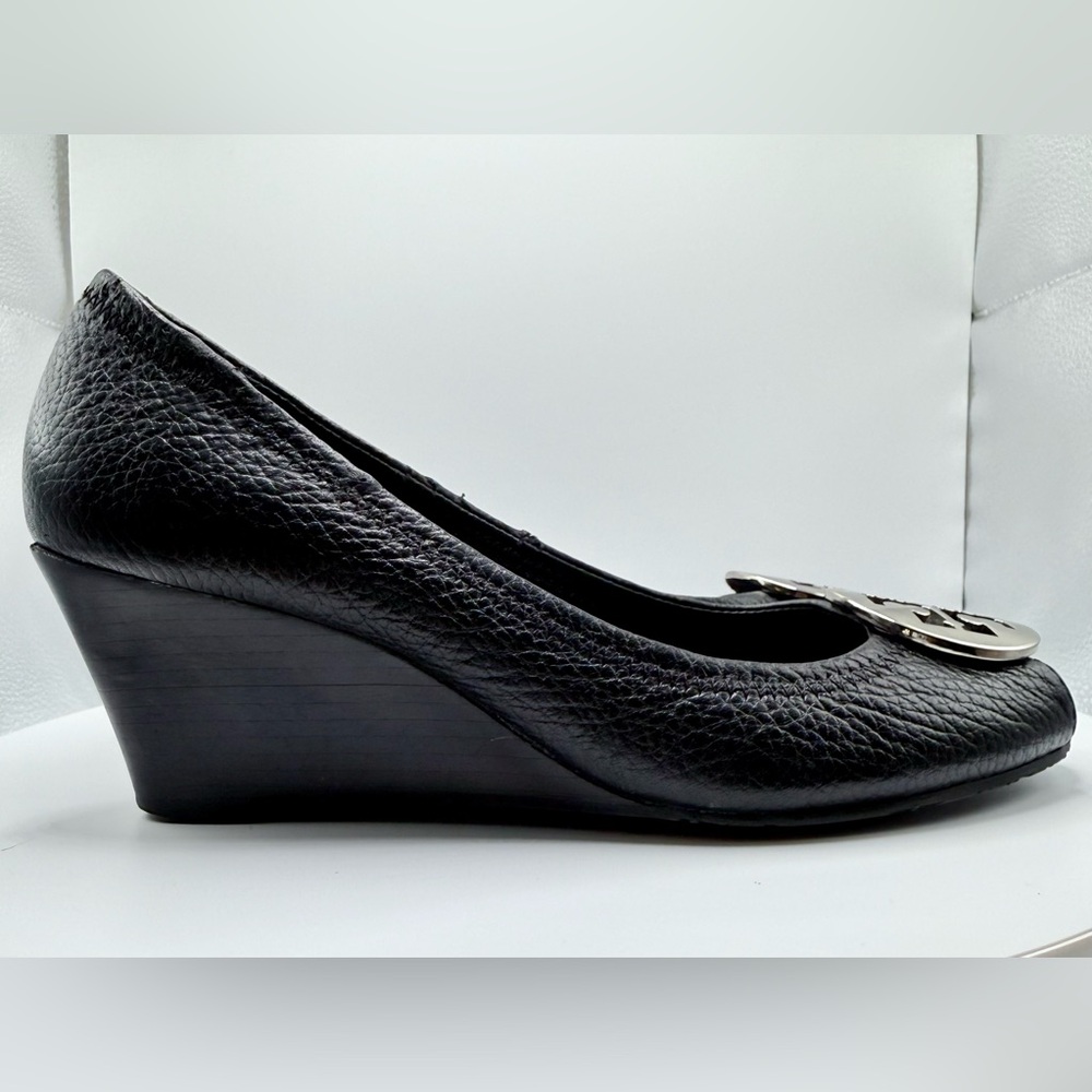 Authentic Tory Burch Womens Sally 2 Black Leather Wedge Pump Heels Size‎ 7.5M - Picture 4 of 7